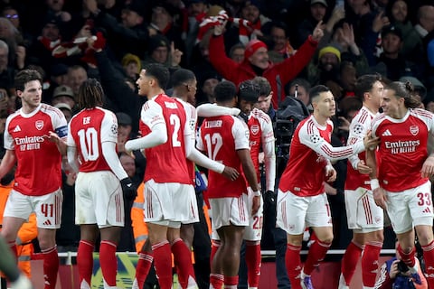 Arsenal, sin Piero Hincapié, acaba con el invicto del Bayern de Múnich y es líder en solitario de Champions League