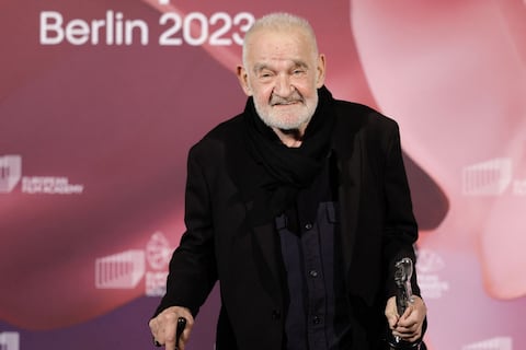 De qué falleció Béla Tarr, el director de ‘Sátántangó’, la película húngara de siete horas sobre la caída del comunismo