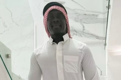 Segundo Castillo, un genio táctico de la moda: así fue a votar Sir Second Castle, DT de Barcelona SC