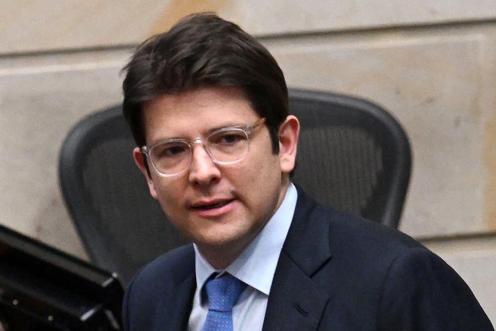 Gustavo Petro dice que mafia “internacional” podría ser la responsable del atentado contra Miguel Uribe