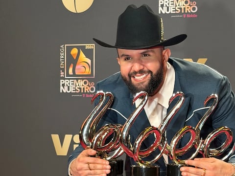 Bad Bunny y Carín León, los grandes ganadores en Premios Lo Nuestro