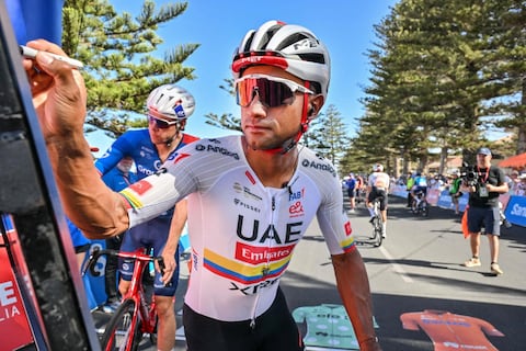 ‘Esperemos que se recupere pronto porque es importante para nosotros’, dice el español Marc Soler, sobre las lesiones sufridas por el ciclista ecuatoriano Jhonatan Narváez