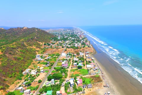 Continúan los problemas de agua potable y vialidad en el cantón Sucre