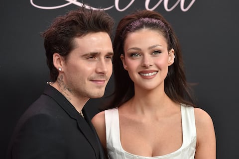 Estilista desmonta la versión de Brooklyn Beckham sobre el vestido de boda de Nicola Peltz