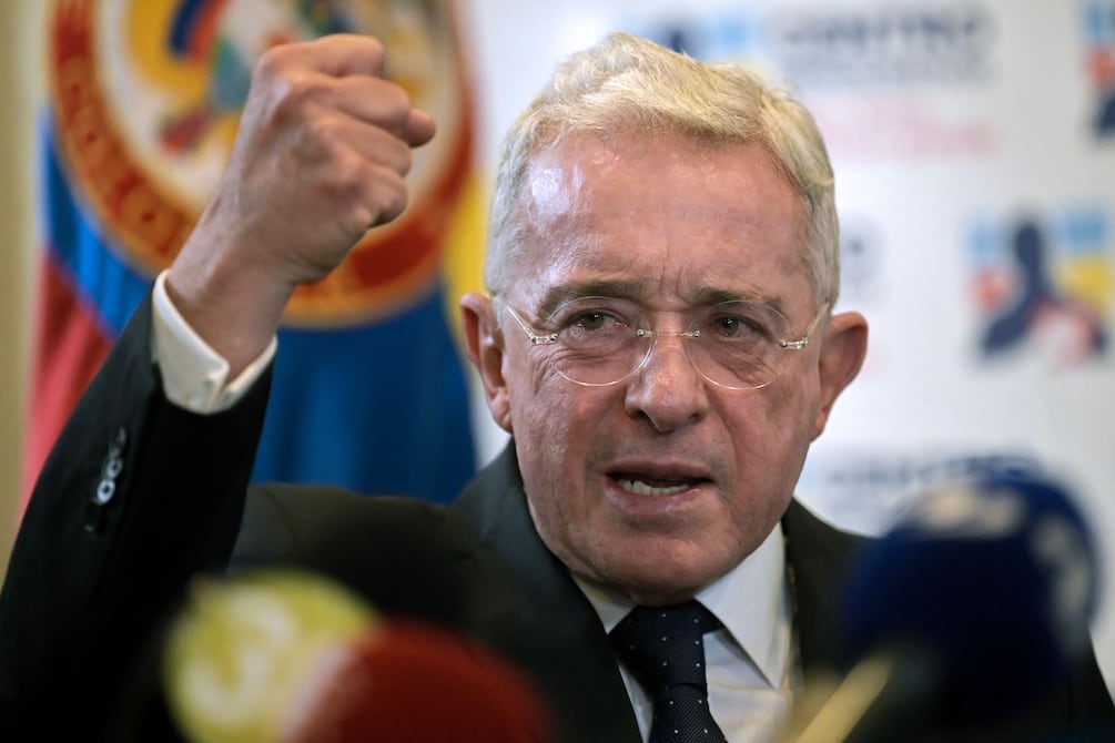 Cuatro expresidentes ecuatorianos firman carta en respaldo a Álvaro Uribe