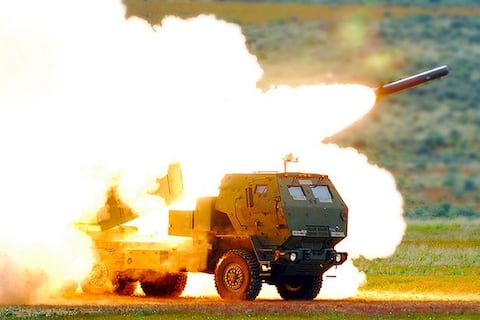 Furia Épica: el tipo de sistemas de cohetes de artillería de alta movilidad que usa Estados Unidos para atacar buques iraníes