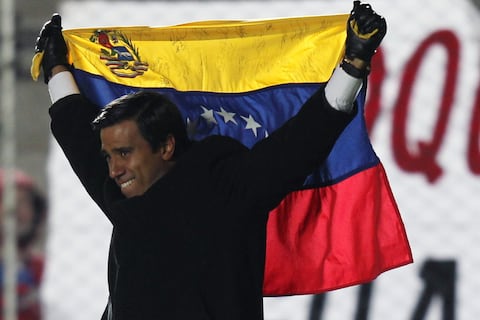 César Farías completó trámite de visa. ¿Cuándo se incorpora en Barcelona SC?