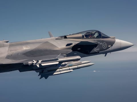 Adiós al Gripen: El caza “inteligente” que Perú dejaría escapar por la potencia bruta del F-16