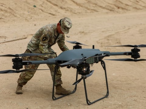 Munición, raciones, botiquines médicos u otro equipo crítico: Ejército de Estados Unidos prueba dron de reabastecimiento que sustituye a los convoyes tradicionales
