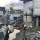 ‘Pensé que era un terremoto’: familias en El Fortín afectadas con el colapso de un muro y una casa por lluvias en Guayaquil