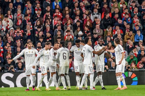 Real Madrid golea al Athletic Club y mete presión al FC Barcelona en la cima de La Liga española