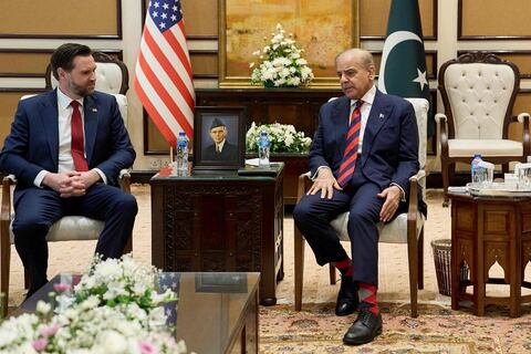 EE.UU. e Irán negocian en Islamabad para lograr una tregua tras semanas de guerra