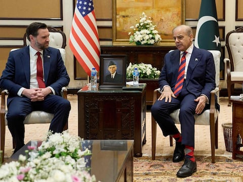 EE.UU. e Irán negocian en Islamabad para lograr una tregua tras semanas de guerra