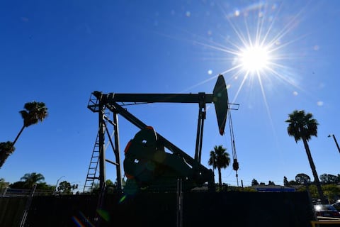 El conflicto en Medio Oriente reabre el dilema energético global: dependencia fósil o transición