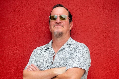 Andrés Crespo: voz en animación internacional y autor de ‘Estero en llamas’