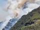 Bomberos de varios cantones siguen labores para sofocar incendio forestal en Baños de Agua Santa