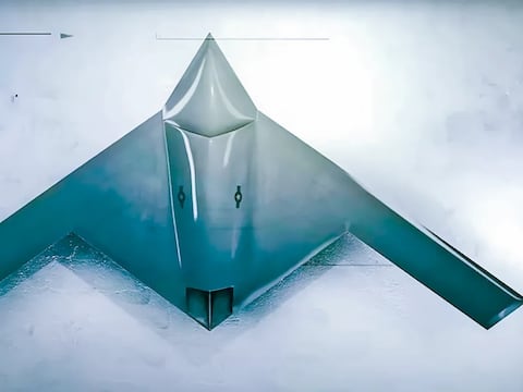 Dron ultrasecreto: la misteriosa aeronave que aterrizó de emergencia en la base aérea de Larissa podría ser el RQ-180 de Estados Unidos