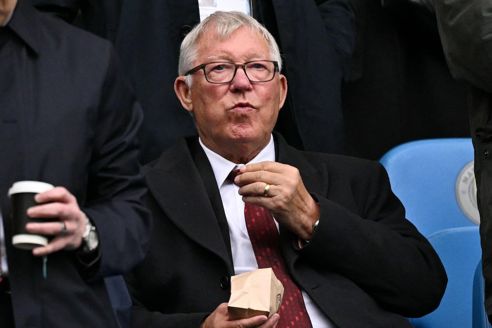 Alex Ferguson, ex técnico del Manchester United, fue hospitalizado por indisposición en Old Trafford