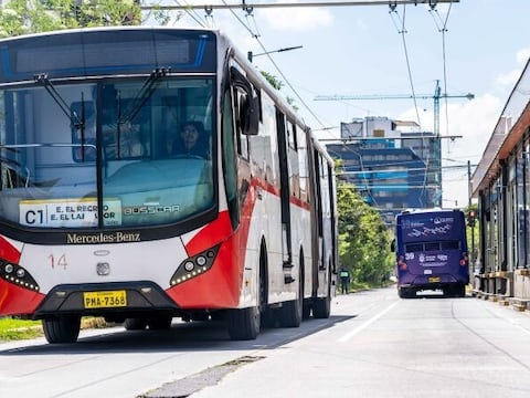 Quito ajusta servicios y transporte por toque de queda: conozca los horarios de funcionamiento