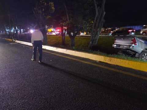 Ciudadano perdió el control de su vehículo tras presunto intento de secuestro en vía a la Costa