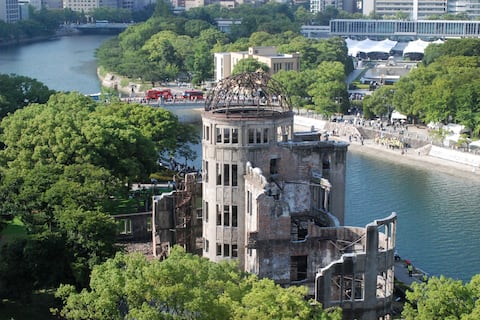 Japón recuerda los 80 años de lanzamiento de bomba atómica en Hiroshima