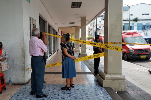 ‘La afluencia de clientes se ha visto disminuida’: comerciantes del centro de Guayaquil afectados por incendio en Multicentro