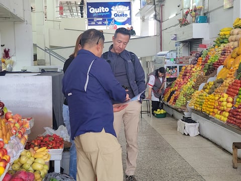 Así es el primer mercado turístico de Quito donde se puede comer cabeza de borrego y hacerse una limpia