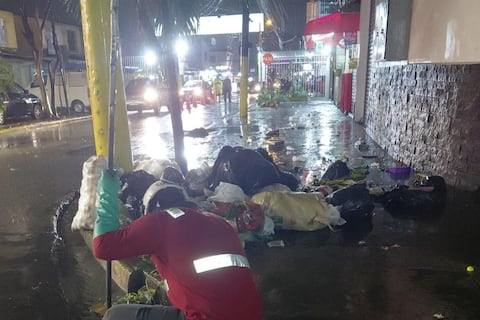 Lluvias en Guayaquil: el 90 % de los sumideros atendidos se obstruyeron por acumulación de basura, según Segura EP
