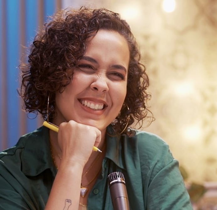 Lo que se sabe de la resolución que retira la visa a Alondra Santiago