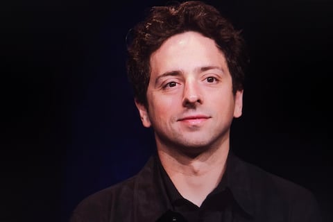 Él es Sergey Brin, el hombre detrás de proyectos especiales de Google que superó en fortuna a Jeff Bezos