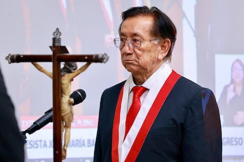 Quién es José María Balcázar, el abogado y congresista de izquierda designado presidente de Perú