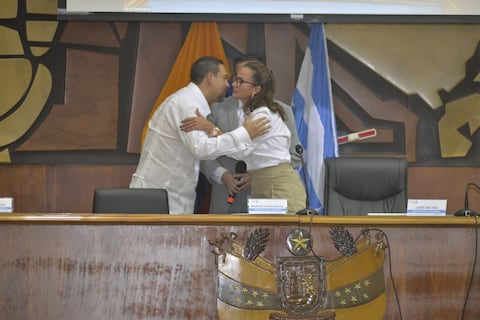 Rafael Correa anuncia expulsión de autoridades elegidas por la RC que votaron por Carlos Encalada como viceprefecto del Guayas