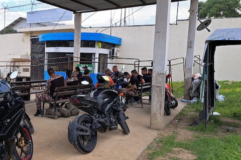 Recapturan a uno de los tres reos fugados de cárcel de Esmeraldas