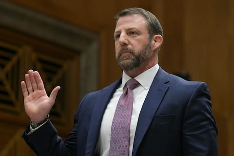 Markwayne Mullin es ratificado como secretario de Seguridad Nacional en EE. UU.