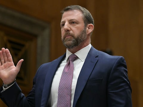 Markwayne Mullin es ratificado como secretario de Seguridad Nacional en EE. UU.