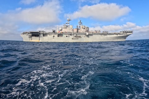 EE.UU. reduce despliegue militar en el Caribe y mueve buques al norte de Cuba, según NYT