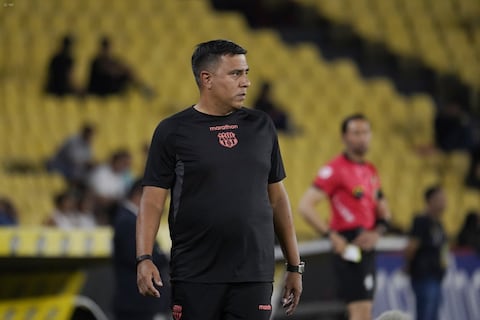 ‘Tenemos una guerra interna que nos está golpeando’ asegura César Farías, DT de Barcelona SC, tras empate con Manta FC
