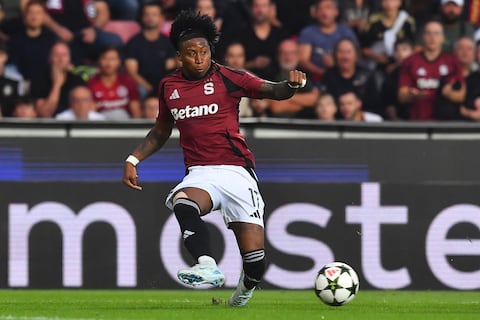 Ángelo Preciado asiste en el triunfo del Sparta Praga por Conference League