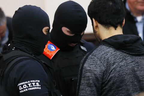 Se reanuda juicio contra sospechoso de atentados en París