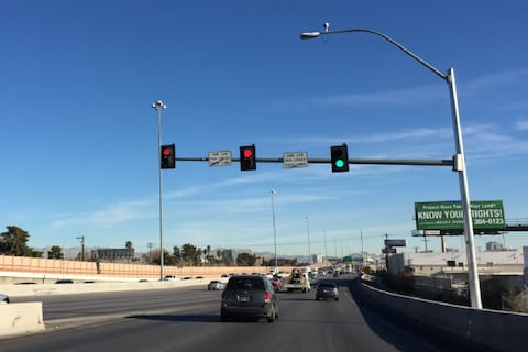 ¿Cómo funcionan los medidores de acceso a la autopista en California? La ley dice que ignorarlos te puede costar multas de hasta $500