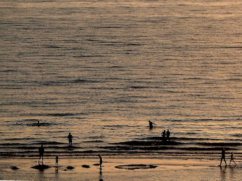 Vertidos de la flota fantasma rusa en el mar Báltico podría afectar en cuestión de horas reservas naturales y zonas costeras protegidas