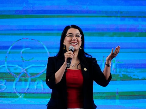 Daniel Noboa delega a ministra de Educación al Comité para el otorgamiento de reconocimientos públicos