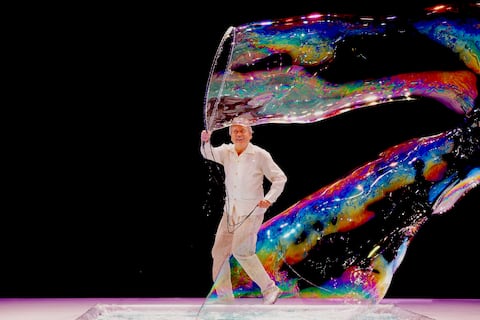 El lenguaje de las burbujas de Pep Bou que emociona al mundo llega a Guayaquil