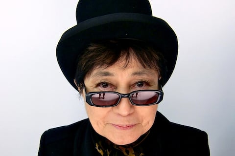 Yoko Ono, viuda de John Lennon, cumple 90 años: así lo celebran su hijo y la cuenta oficial de los Beatles