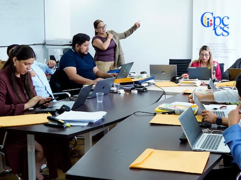 Dudas en los documentos de dos comisionadas que están a cargo de la elección del fiscal general de Ecuador