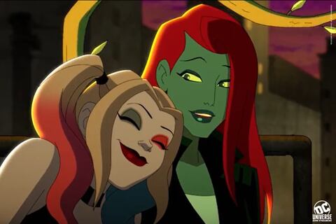 Kaley Cuoco confirma el romance entre Harley Quinn y Poison Ivy en la serie de DC Universe