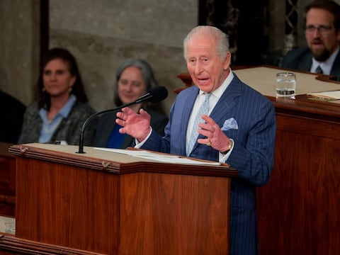 Carlos III condenó intento de asesinato contra Donald Trump