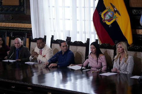 ‘No se está persiguiendo un delito, se está persiguiendo a una autoridad que incomoda’, dicen concejales tras detención de Aquiles Alvarez