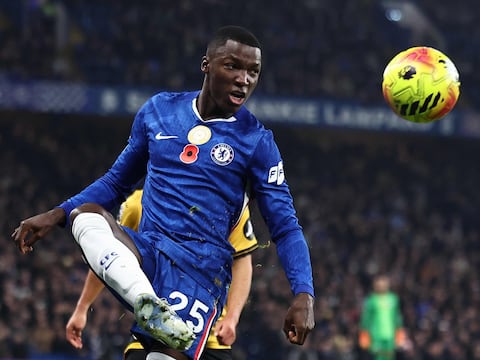 Moisés Caicedo es reconocido como el líder del mediocampo en la Premier League