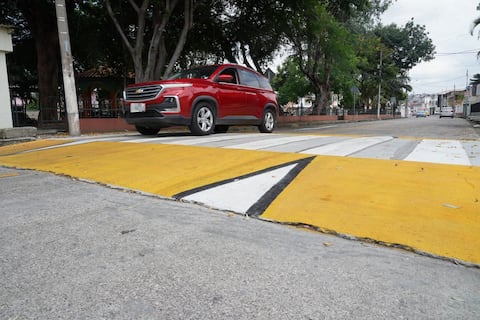 Exceso de velocidad en Urdesa: rompevelocidades se implementan en vías secundarias para mitigar problemática